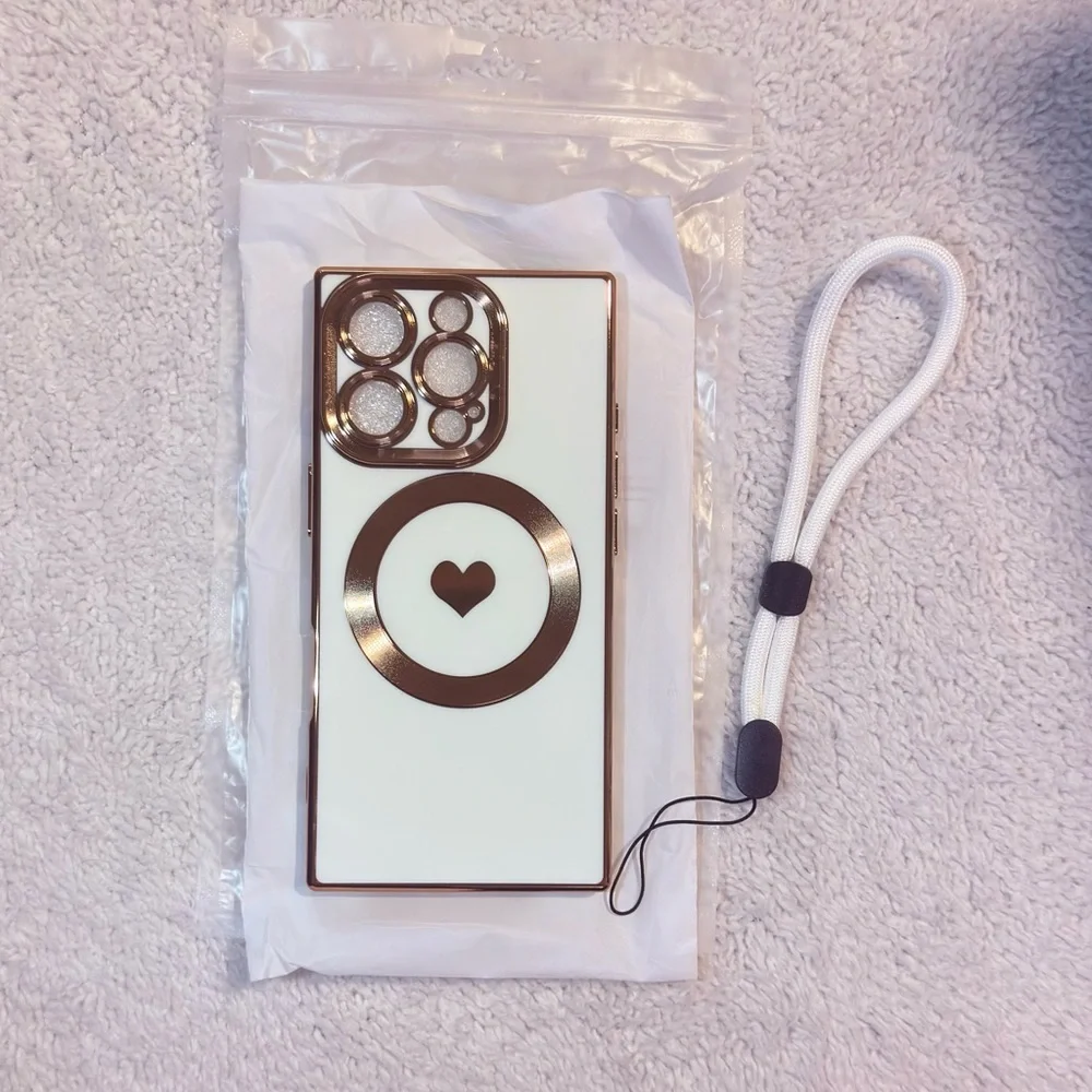 Luxury Case for iPhone 15 Pro White/Gold Square Design with MagSafe strap